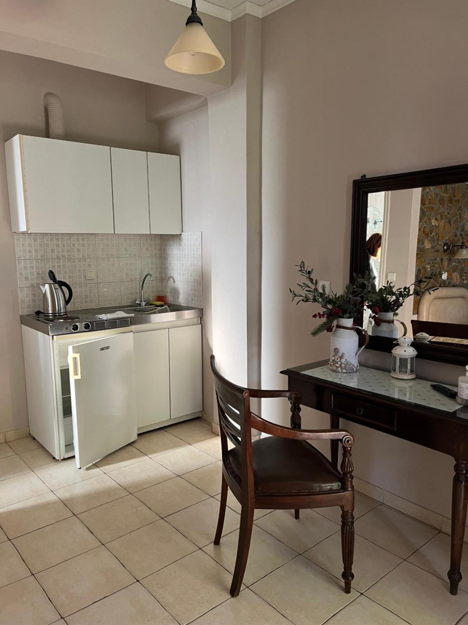 Litsa Apartment Plomari Exterior photo