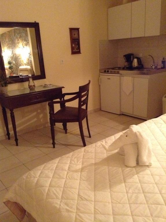 Litsa Apartment Plomari Room photo